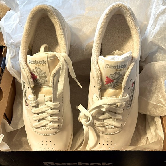 🩷HOST PICK🩷Reebok Princess White Classic Women US 9 1/2 Brand New in Box - Picture 3 of 16
